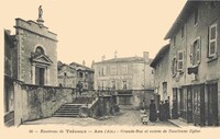 Grande Rue et entrée  de l'ancienne  Église