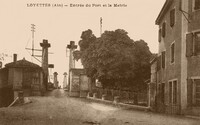 Entrée du Port et la Mairie