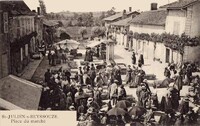 Saint-Julien-sur-Reyssouze - Place du Marché