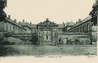 L'Hôtel de Ville 