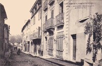 L'Hôtel de Ville et Grande Rue