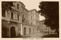 L'Hôtel de Ville 