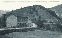 L'Entrée du Bourg Le Café Bouchet
