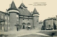 Le Château actuellement Hôtel de Ville