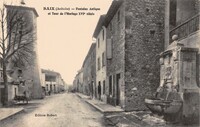 Fontaine Antique et Tour de L'Horloge XVIe siècle