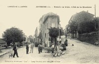 Entrée en Ville. Côté de la Blachère