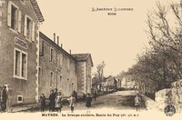 Mayres - Le Groupe Scolaire , Route du Puy