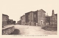Orgnac-l'Aven - La place du village et le monument aux Morts