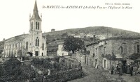 Vue sur L'Eglise et la Place