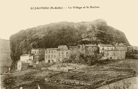 Le Village et le Rocher