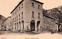 L'Hôtel de Ville 