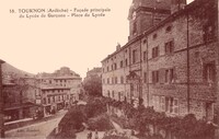 Façade principale du Lycée de Garçons. Place du Lycée