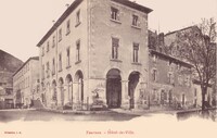 L'Hôtel de Ville 
