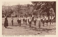Ucel - Une leçon de gymnastique