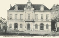 L'Hôtel de Ville 