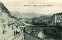 Foix - Entrée de la Ville et Mont Fourcat
