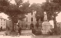 Monument aux Morts - Et L'Hôtel de Ville
