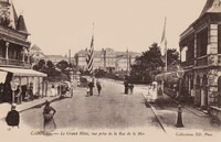Le Grand Hôtel vue prise de la Rue de la Mer