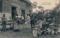 Le Molay-Littry - Un Groupe de Sabotiers