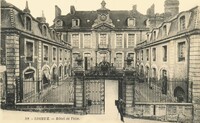 L'Hôtel de Ville 