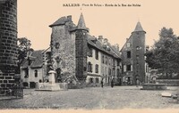 Place de Salers - Entrée de la Rue des Nobles
