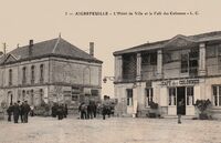 L'Hôtel de Ville et le Café des Colonnes