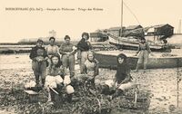 Groupe de Pêcheuses - Triage des Huitres