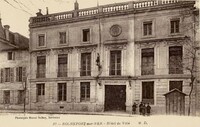 L'Hôtel de Ville 