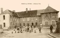 L'Hôtel de Ville 