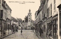 Nuits-Saint-Georges - Place de la République et le beffroi