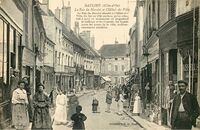 La Rue du Marché et L'Hôtel de Ville