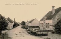 Vielverge - La Grande Rue - Mairie et Ecole des Garçons
