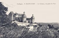 Le Château -Vue prise du Parc