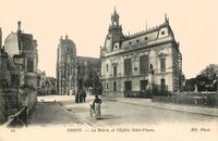 La Mairie et L'Eglise Saint-Pierre