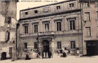 Pont-Saint-Esprit - L'Hôtel de Ville 