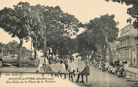 Une Allée de la Place de la Victoire