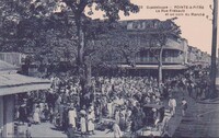 La Rue Frébault et un coin du Marché