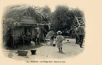 Saint-Laurent-du-Maroni - Au Village Boni . Devant la Case