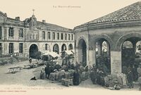 La Halle et L'Hôtel de Ville