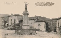 Chavaniac-Lafayette - Statue érigée sur la Place Public à la Mémoire du Général Lafayette enfant du Pays