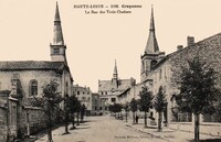 Craponne-sur-Arzon - _La Rue des Trois Clochers