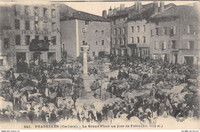 Pradelles - La Grande Place un Jour de Foire