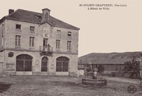 L'Hôtel de Ville 