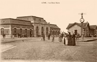 Les Deux Gares
