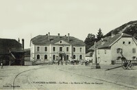 La Place - La Mairie et L'Ecole des Garçons