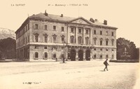 L'Hôtel de Ville 