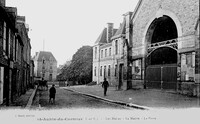 Les Halles - La Mairie - La Poste