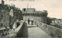 Les Remparts et la Grande Porte