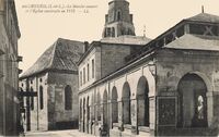 Le Marché Couvert et L'Eglise