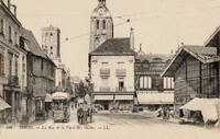 La rue et la Place des Halles